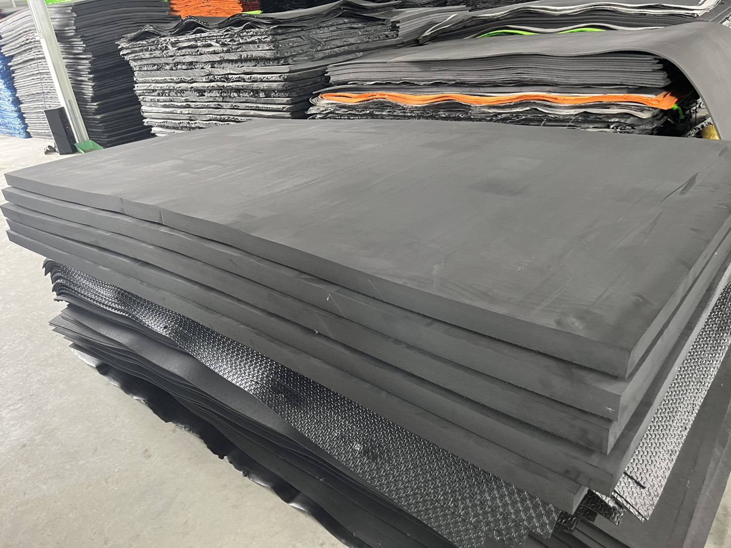 15 - https://mjrubbereva.com | Smart Rubber EVA จำหน่ายแผ่นยาง Eva ทุกชนิด แผ่นยาง Eva รองกันกระแทก รองออกกำลังกาย เครื่องออกกำลังกาย รองพื้น วัวและปศุสัตว์ มีทั้งแบบเรียบและลาย จัดส่งขนส่งทั่วประเทศ