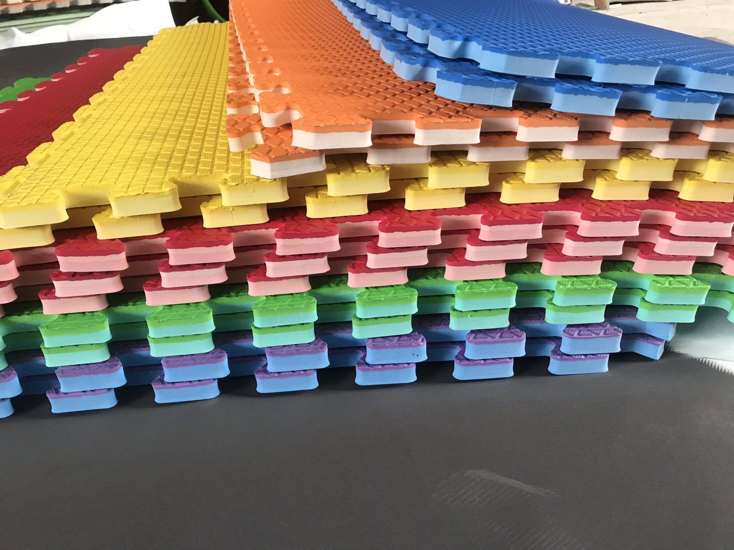 3 - https://mjrubbereva.com | Smart Rubber EVA จำหน่ายแผ่นยาง Eva ทุกชนิด แผ่นยาง Eva รองกันกระแทก รองออกกำลังกาย เครื่องออกกำลังกาย รองพื้น วัวและปศุสัตว์ มีทั้งแบบเรียบและลาย จัดส่งขนส่งทั่วประเทศ