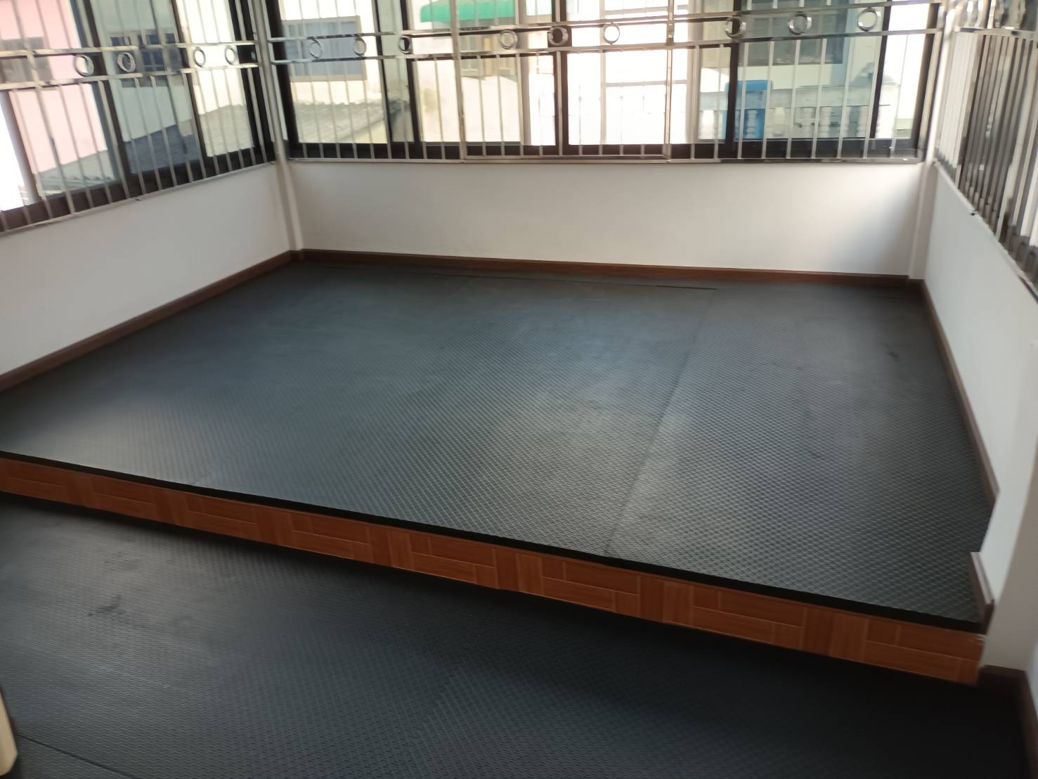 4 - https://mjrubbereva.com | Smart Rubber EVA จำหน่ายแผ่นยาง Eva ทุกชนิด แผ่นยาง Eva รองกันกระแทก รองออกกำลังกาย เครื่องออกกำลังกาย รองพื้น วัวและปศุสัตว์ มีทั้งแบบเรียบและลาย จัดส่งขนส่งทั่วประเทศ