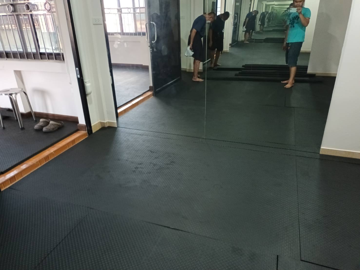 8 - https://mjrubbereva.com | Smart Rubber EVA จำหน่ายแผ่นยาง Eva ทุกชนิด แผ่นยาง Eva รองกันกระแทก รองออกกำลังกาย เครื่องออกกำลังกาย รองพื้น วัวและปศุสัตว์ มีทั้งแบบเรียบและลาย จัดส่งขนส่งทั่วประเทศ