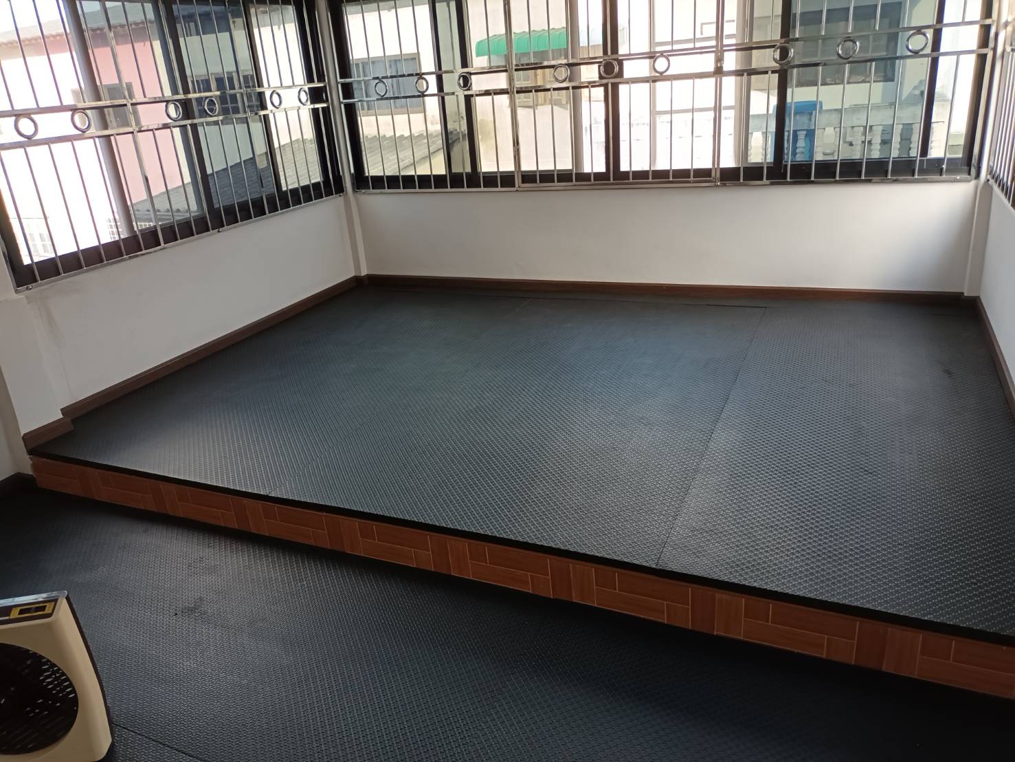 7 - https://mjrubbereva.com | Smart Rubber EVA จำหน่ายแผ่นยาง Eva ทุกชนิด แผ่นยาง Eva รองกันกระแทก รองออกกำลังกาย เครื่องออกกำลังกาย รองพื้น วัวและปศุสัตว์ มีทั้งแบบเรียบและลาย จัดส่งขนส่งทั่วประเทศ