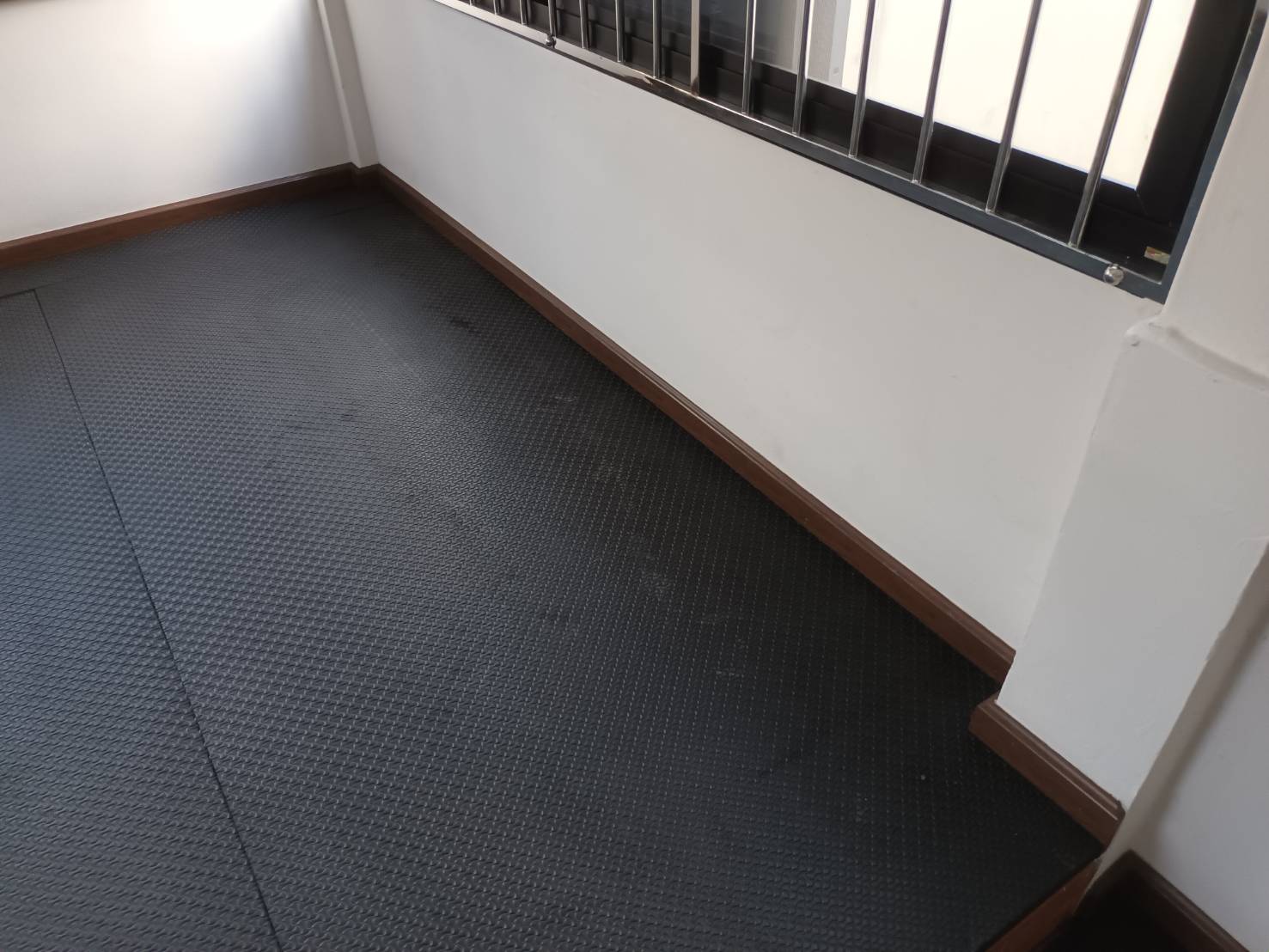 8 - https://mjrubbereva.com | Smart Rubber EVA จำหน่ายแผ่นยาง Eva ทุกชนิด แผ่นยาง Eva รองกันกระแทก รองออกกำลังกาย เครื่องออกกำลังกาย รองพื้น วัวและปศุสัตว์ มีทั้งแบบเรียบและลาย จัดส่งขนส่งทั่วประเทศ